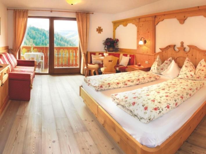 Hotel Alpenrose Dolomites La Valle Eksteriør bilde