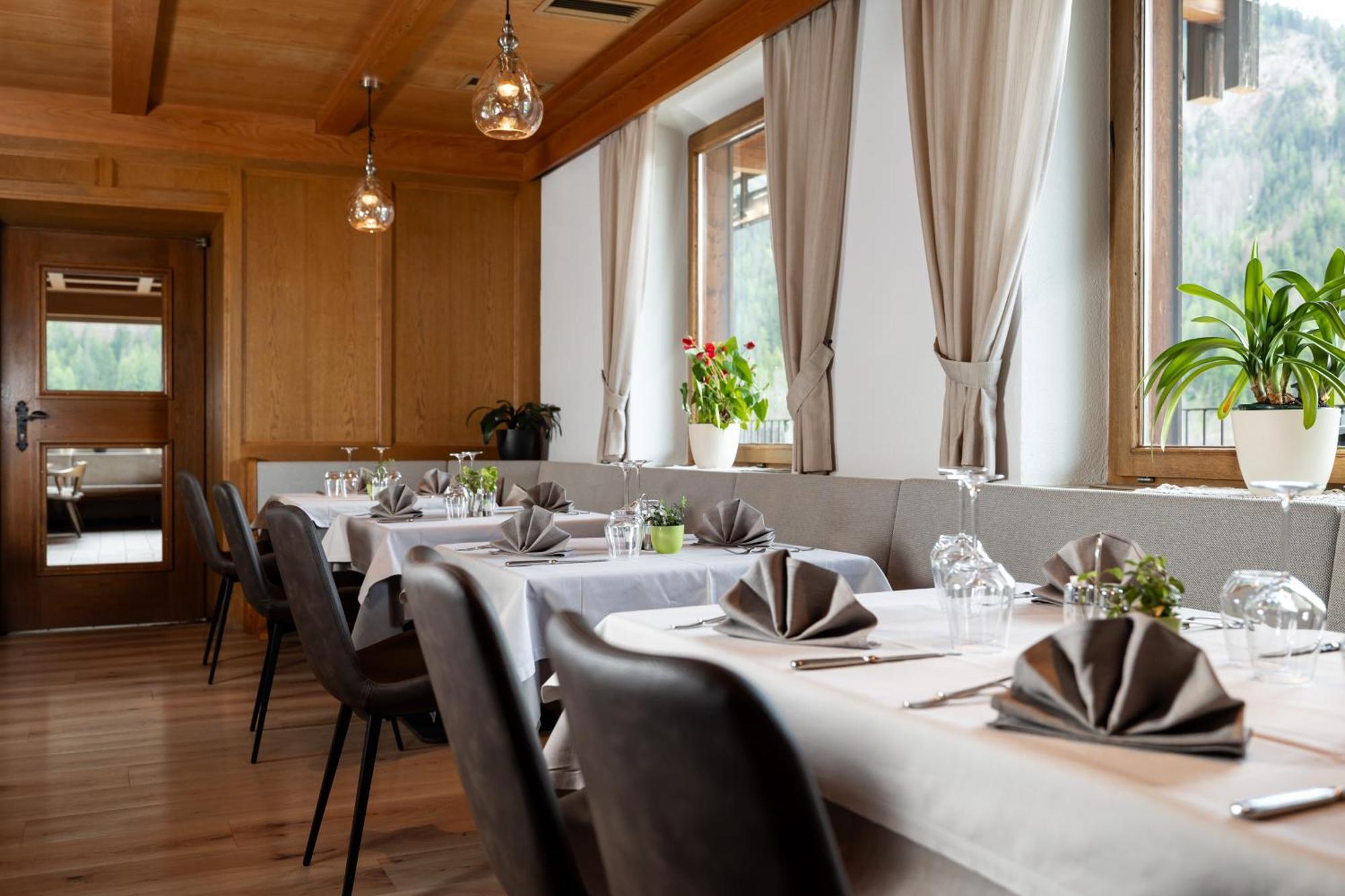Hotel Alpenrose Dolomites La Valle Eksteriør bilde